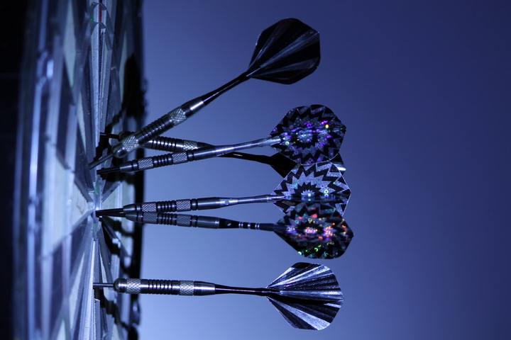 https://www.pexels.com/de/foto/sport-spiel-darts-dartscheibe-70459/